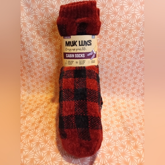 Muk Luks Red and Black Plaid Cabin Socks L/XL Fits 8-10 Women New - Picture 1 of 6